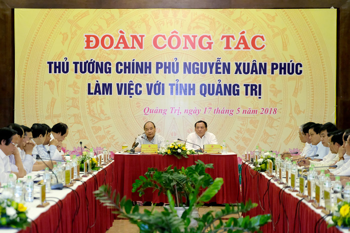 Thủ tướng bày tỏ ấn tượng với sự phát triển đáng khích lệ của tỉnh. (Ảnh: VGP) Thủ tướng bày tỏ ấn tượng với sự phát triển đáng khích lệ của tỉnh. (Ảnh: VGP)