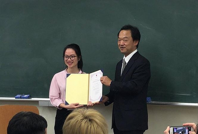 Hà Thị Thanh Thủy (bên trái ảnh). Ảnh: NVCC