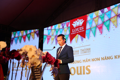 Ông Lê Văn Vọng – Chủ tịch Hội đồng Quản trị Trường Mầm non Năng khiếu Louis chia sẻ về tâm huyết và định hướng của Nhà trường trong Lễ Khánh thành Ông Lê Văn Vọng – Chủ tịch Hội đồng Quản trị Trường Mầm non Năng khiếu Louis chia sẻ về tâm huyết và định hướng của Nhà trường trong Lễ Khánh thành