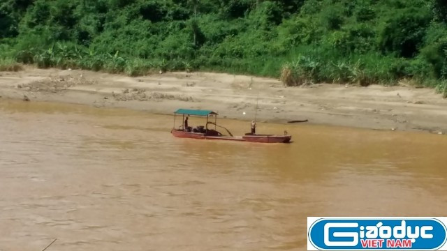 Nạn "cát tặc" đang trở thành vấn đề nhức nhối ở huyện Sông Mã, tỉnh Sơn La. Ảnh: Duy Phong. Nạn "cát tặc" đang trở thành vấn đề nhức nhối ở huyện Sông Mã, tỉnh Sơn La. Ảnh: Duy Phong.