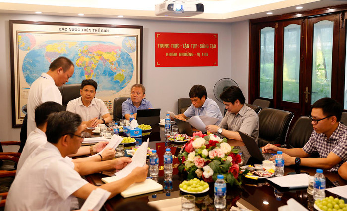 Lãnh đạo Đại học Quốc gia Hà Nội làm việc với Ban Giám đốc Bệnh viện Xây dựng để chuẩn bị cho công tác chuyển giao. Ảnh: VNU Lãnh đạo Đại học Quốc gia Hà Nội làm việc với Ban Giám đốc Bệnh viện Xây dựng để chuẩn bị cho công tác chuyển giao. Ảnh: VNU