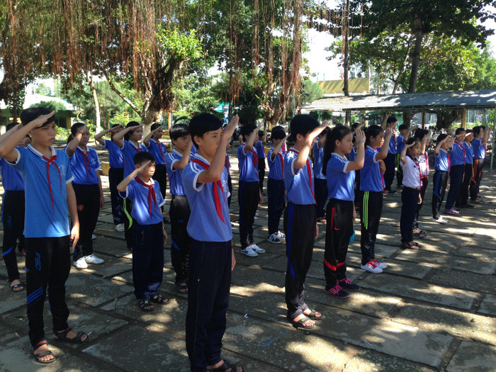 Thầy Phan Quốc Hưng đánh giá: “Điểm kiểm tra của các em rất thấp, không hình thành được cái phẩm chất và năng lực theo yêu cầu của môn học mới". Ảnh: Website trường Trung học cơ sở Cần Đăng Thầy Phan Quốc Hưng đánh giá: “Điểm kiểm tra của các em rất thấp, không hình thành được cái phẩm chất và năng lực theo yêu cầu của môn học mới". Ảnh: Website trường Trung học cơ sở Cần Đăng