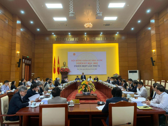 Phiên họp lần thứ X của Hội đồng Giáo sư Nhà nước nhiệm kỳ 2018-2023, ngày 29/10/2022. Ảnh: Website Hội đồng Giáo sư Nhà nước Phiên họp lần thứ X của Hội đồng Giáo sư Nhà nước nhiệm kỳ 2018-2023, ngày 29/10/2022. Ảnh: Website Hội đồng Giáo sư Nhà nước