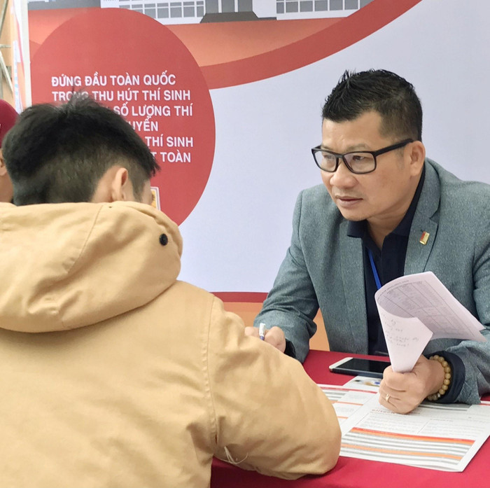 Tính đến nay, Tiến sĩ Phạm Quang đã công bố 43 bài báo khoa học, trong đó 14 bài báo khoa học trên tạp chí quốc tế có uy tín. Ảnh: Trường Đại học Bách khoa Hà Nội