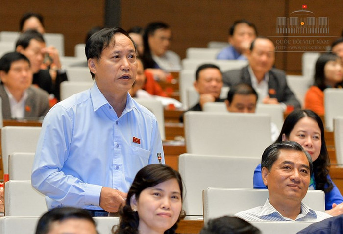 Đại biểu Nguyễn Mai Bộ nhấn mạnh đến các vấn đề tổn tại trong quản lý các tòa nhà chung cư. (Ảnh: Quochoi.vn)