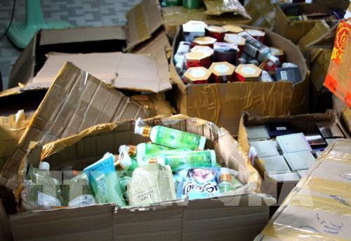 Số hàng hóa bị tạm giữ. (Ảnh: TTXVN) Số hàng hóa bị tạm giữ. (Ảnh: TTXVN)