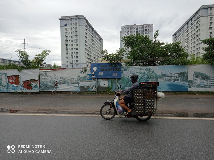 Biển tên Trường THCS & THPT Phạm Văn Đồng tại Dự án Khu đô thị Thành phố giao lưu, 232 đường Phạm Văn Đồng, Bắc Từ Liêm, Hà Nội. Ảnh: Thanh Hà. Biển tên Trường THCS & THPT Phạm Văn Đồng tại Dự án Khu đô thị Thành phố giao lưu, 232 đường Phạm Văn Đồng, Bắc Từ Liêm, Hà Nội. Ảnh: Thanh Hà.