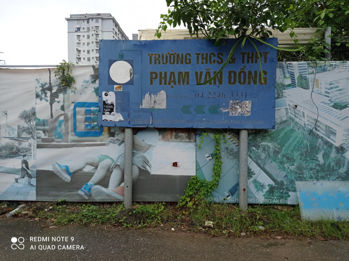 Biển tên Trường THCS & THPT Phạm Văn Đồng tại ô đất ký hiệu THPT, Dự án Khu đô thị Thành phố Giao Lưu, 232 Phạm Văn Đồng, Bắc Từ Liêm, Hà Nội. Ảnh: Thanh Hà. Biển tên Trường THCS & THPT Phạm Văn Đồng tại ô đất ký hiệu THPT, Dự án Khu đô thị Thành phố Giao Lưu, 232 Phạm Văn Đồng, Bắc Từ Liêm, Hà Nội. Ảnh: Thanh Hà.