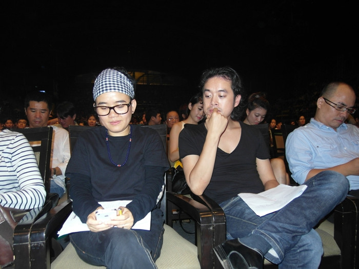 Hai nhạc sĩ: Phương Uyên và Dương Khắc Linh trong vai trò khách mời đã có nhiều lời khen ngợi chương trình. Hai nhạc sĩ: Phương Uyên và Dương Khắc Linh trong vai trò khách mời đã có nhiều lời khen ngợi chương trình.