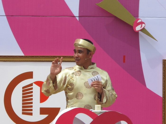 Quyền Linh là một diễn viên, MC được khán giả yêu mến về cách sống và cách làm việc.