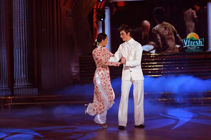 Với số điểm này, cộng với số điểm cho bài nhảy thứ 2, Anh Thư được 73 điểm và đoạt giải đồng Bước nhảy hoàn vũ năm 2012.