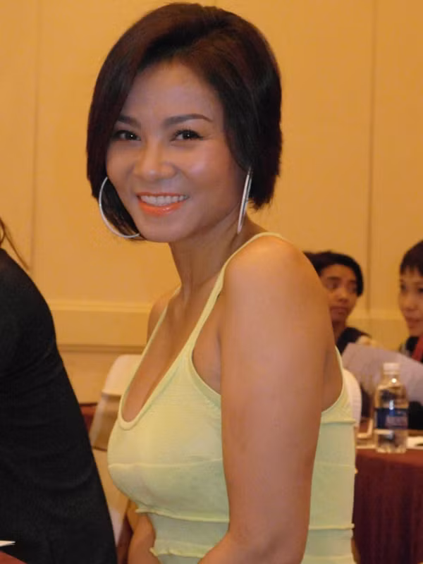 Ca sĩ Thu Minh đã có những lời tâm huyết, thuyết phục người nghe tại Hội nghị chống hở hang vừa qua tạp TP.HCM. Bài phát biểu của cô kéo dài gần 30 phút.