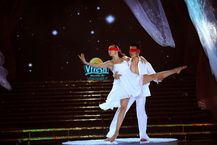 Trong những đêm thi đầu, Nam Thành vẫn còn bị khán giả chê nhảy cứng. Nam Thành từng giải thích: “Do hình thể của tôi là một người mẫu, thường xuyên giữ vóc dáng bằng cách tập luyện thể thao nên cơ thể hơi cứng và hay mạnh mẽ trong mọi cử động. Vì thế, khi bước ra sàn diễn, thực hiện một động tác nhẹ nhàng, đã là một thử thách rất lớn”.