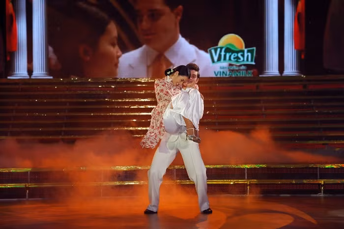 Tiết mục này của cô đã được bốn vị giám khảo chấm điểm số 37/40.