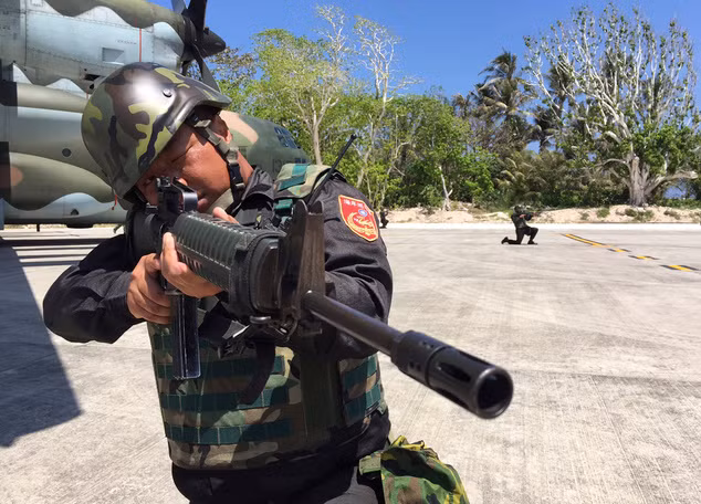 Lính Đài Loan đồn trú bất hợp pháp ở Ba Bình, Trường Sa, Khánh Hòa, Việt Nam. Ảnh: Daily Mail. Lính Đài Loan đồn trú bất hợp pháp ở Ba Bình, Trường Sa, Khánh Hòa, Việt Nam. Ảnh: Daily Mail.