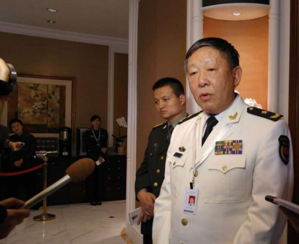 Ông Guan Youfei trả lời phỏng vấn bên lề Đối thoại Shangri-la, ảnh: SCMP. Ông Guan Youfei trả lời phỏng vấn bên lề Đối thoại Shangri-la, ảnh: SCMP.