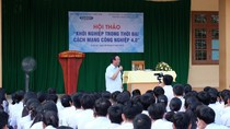 700 học trò chuyên Lê Quý Đôn, Đông Hà trò chuyện với Giáo sư Nguyễn Lân Dũng ảnh 5 700 học trò chuyên Lê Quý Đôn, Đông Hà trò chuyện với Giáo sư Nguyễn Lân Dũng ảnh 5