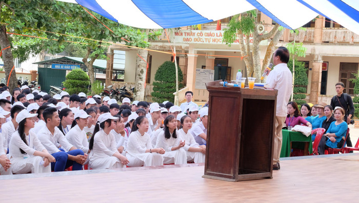 Những kiến thức từ cuộc đời tự nghiên cứu khoa học của Giáo sư Nguyễn Lân Dũng đã trở thành động lực cho các em học sinh. (Ảnh: LC) Những kiến thức từ cuộc đời tự nghiên cứu khoa học của Giáo sư Nguyễn Lân Dũng đã trở thành động lực cho các em học sinh. (Ảnh: LC)