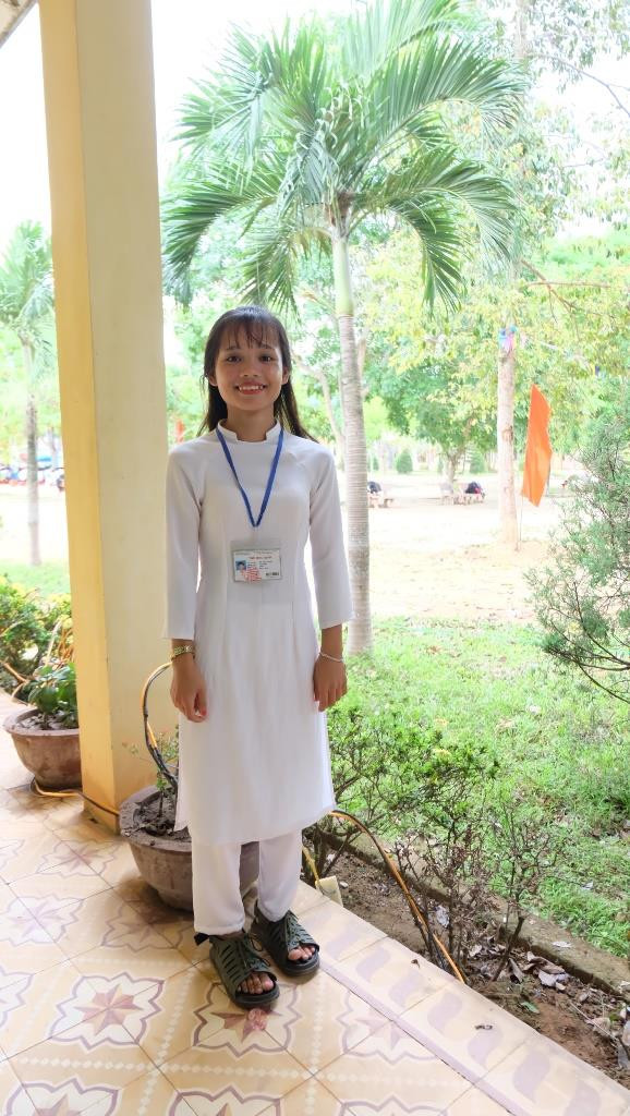 Cô nữ sinh người dân tộc Vân Kiều Hồ Thị Nhương ước mơ mình sẽ trở thành luật sư để giúp đỡ buôn làng. (Ảnh: LC) Cô nữ sinh người dân tộc Vân Kiều Hồ Thị Nhương ước mơ mình sẽ trở thành luật sư để giúp đỡ buôn làng. (Ảnh: LC)
