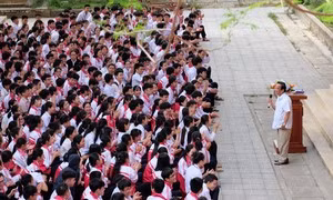 Hơn 700 em học sinh trường chuyên Lê Quý Đôn đã có bài học ngoại khóa bổ ích, đầy cảm hứng (Ảnh: LC)