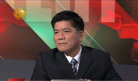 Trịnh Kế Văn bình luận trên đài Phượng Hoàng. Trịnh Kế Văn bình luận trên đài Phượng Hoàng.