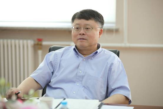 Giang Miên Hằng, trưởng nam của ông Giang Trạch Dân. Giang Miên Hằng, trưởng nam của ông Giang Trạch Dân.