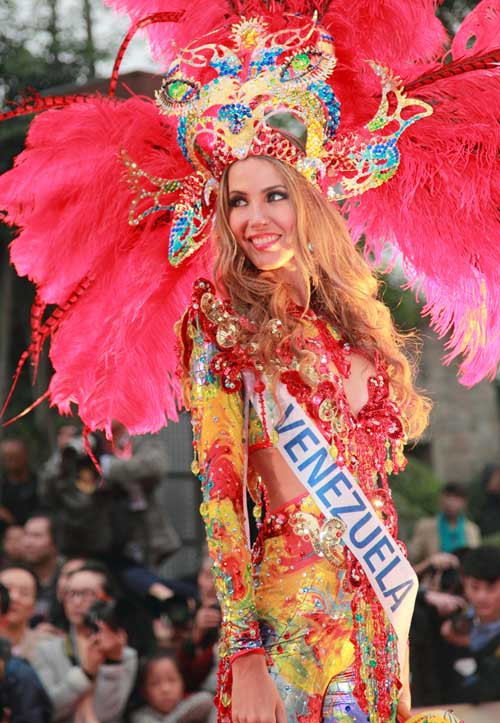 Đại diện Venezuela là một trong những đối thủ nặng ký của Trúc Diễm tại đêm chung kết Thúy Hạnh đoán Trúc Diễm sẽ lọt top 3 Hoa hậu Quốc tế