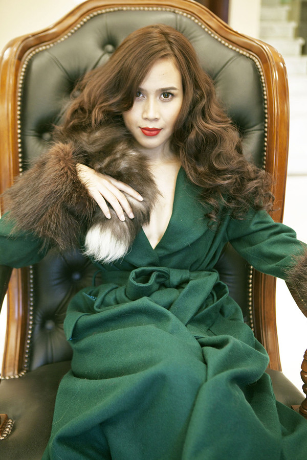 Lưu Hương Giang vừa hoàn thành phần quay MV ca khúc mới 'Hãy đến gần em' và dự định sẽ cho ra mắt trong tháng 11 này. Lưu Hương Giang vừa hoàn thành phần quay MV ca khúc mới 'Hãy đến gần em' và dự định sẽ cho ra mắt trong tháng 11 này.