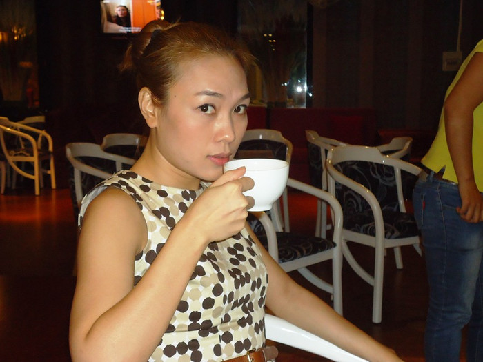 Và uống cho thông giọng… Và uống cho thông giọng…