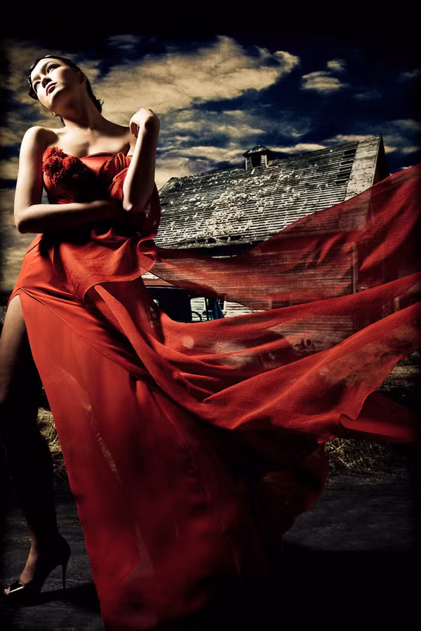 Trước khi lên đường sang London thi Miss World 2011, Thúy Vy là gương mặt được công chúng đặt rất nhiều kỳ vọng sau thất bại của Á hậu Kiều Khanh vào năm ngoái. Bản thân người đẹp cũng rất tự tin và quyết tâm mang lại thành tích cho đất nước trong lần đầu tham gia cuộc thi sắc đẹp lớn của thế giới.