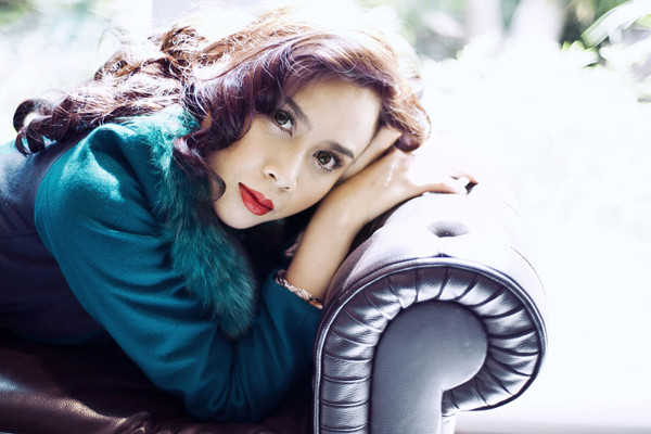 Nhiều người cho rằng Lưu Hương Giang quá hiền lành, thậm chí là hơi khờ khi không biết tạo scandal để nổi tiếng. Thế nhưng, sinh ra trong một gia đình nghệ thuật, nàng 'Cải Bắp' luôn quan niệm và có ý thức cao trong việc xây dựng hình ảnh "sạch" và hướng tới một sự nghiệp vững chắc. Nhiều người cho rằng Lưu Hương Giang quá hiền lành, thậm chí là hơi khờ khi không biết tạo scandal để nổi tiếng. Thế nhưng, sinh ra trong một gia đình nghệ thuật, nàng 'Cải Bắp' luôn quan niệm và có ý thức cao trong việc xây dựng hình ảnh "sạch" và hướng tới một sự nghiệp vững chắc.