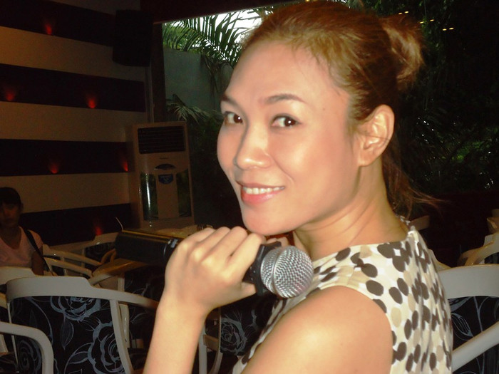 16h40: Mỹ Tâm cười tươi nói lời cám ơn ban nhạc, trước khi ra về. 16h40: Mỹ Tâm cười tươi nói lời cám ơn ban nhạc, trước khi ra về.