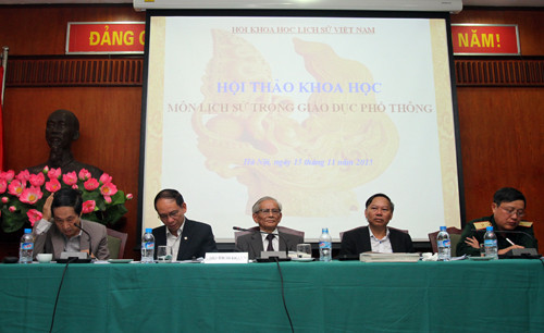 Hội Khoa học Lịch sử tổ chức hội thảo: Môn Lịch sử trong giáo dục phổ thông vào tháng 11/2015 sau khi Bộ Giáo dục và Đào tạo có chủ trương tích hợp môn Lịch sử. Ảnh: Thu Hà / Báo Nhân Dân. Hội Khoa học Lịch sử tổ chức hội thảo: Môn Lịch sử trong giáo dục phổ thông vào tháng 11/2015 sau khi Bộ Giáo dục và Đào tạo có chủ trương tích hợp môn Lịch sử. Ảnh: Thu Hà / Báo Nhân Dân.