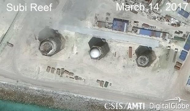 Căn cứ quân sự Trung Quốc xây dựng bất hợp pháp trên đá Xu Bi, ảnh: CSIS / Amit / DigitalGlobe / Reuters Căn cứ quân sự Trung Quốc xây dựng bất hợp pháp trên đá Xu Bi, ảnh: CSIS / Amit / DigitalGlobe / Reuters