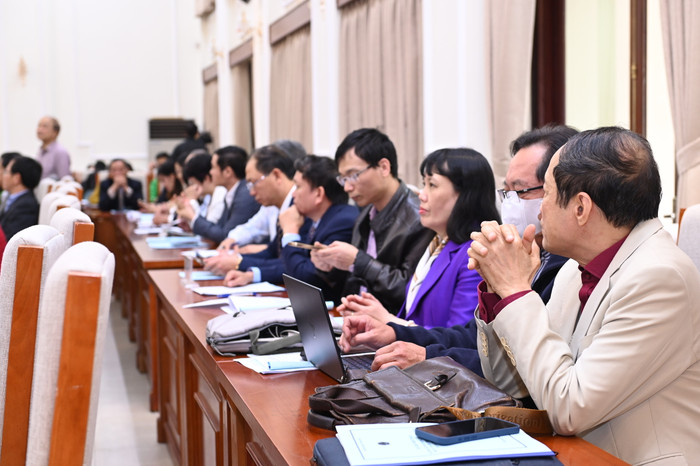 Đại biểu tham dự hội thảo về công tác chuẩn bị đề thi tốt nghiệp trung học phổ thông từ năm 2025 do Bộ Giáo dục và Đào tạo tổ chức vào chiều ngày 11/3. Ảnh: Trần Hiệp DSC_0334.JPG