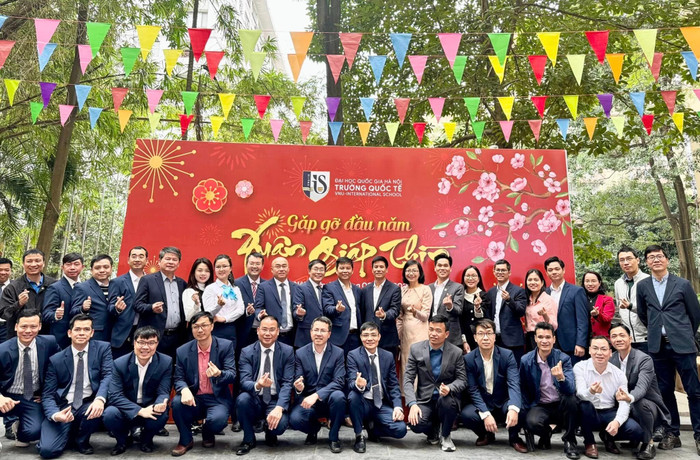 Thầy cô Khoa Các Khoa học Ứng dụng gặp gỡ đầu Xuân năm 2024 1.jpg