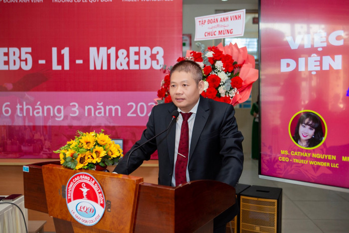 Ông Đặng Quang Vinh - Chủ tịch Tập đoàn Anh Vinh đồng thời là Chủ tịch Hội đồng quản trị của Trường Cao đẳng Lê Quý Đôn. k2.jpg