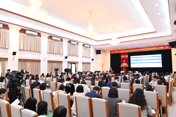 Toàn cảnh hội thảo công tác chuẩn bị đề thi kỳ thi tốt nghiệp trung học phổ thông từ năm 2025 do Bộ Giáo dục và Đào tạo tổ chức vào chiều ngày 11/3. Ảnh: Trần Hiệp DSC_0424.JPG
