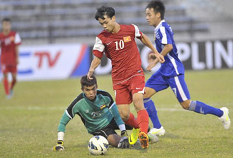 Đội tuyển U19 Việt Nam trong một trận đấu Đội tuyển U19 Việt Nam trong một trận đấu