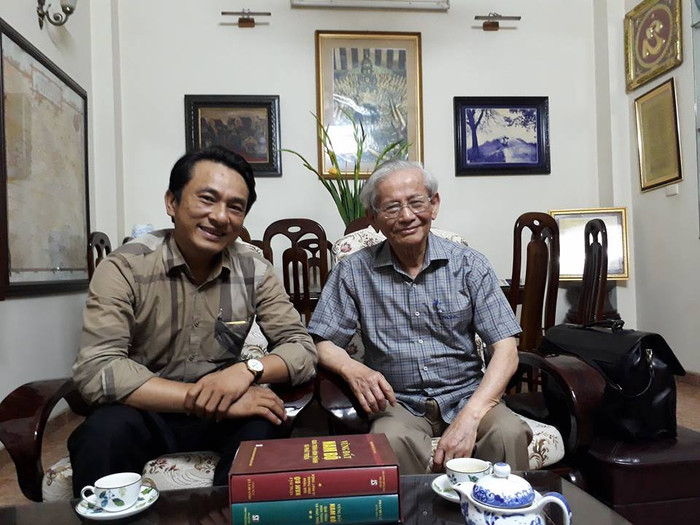 Giáo sư Phan Huy Lê và Thạc sĩ Trần Trung Hiếu. (Ảnh: Thầy Trần Trung Hiếu cung cấp) Giáo sư Phan Huy Lê và Thạc sĩ Trần Trung Hiếu. (Ảnh: Thầy Trần Trung Hiếu cung cấp)