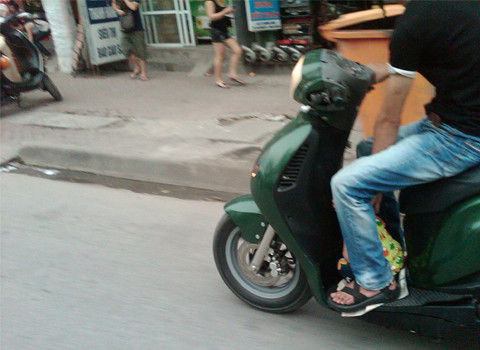 Chụp tại Ngã Tư Vọng. Ảnh: Hoàng Minh Dũng. Chụp tại Ngã Tư Vọng. Ảnh: Hoàng Minh Dũng.