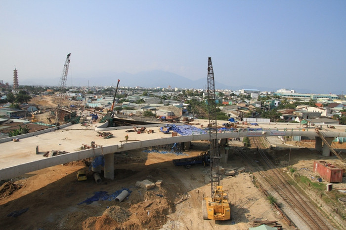 Một công trình điểm nhấn về giao thông và kiến trúc của thành phố Đà Nẵng đã dần hoàn thiện. Tính đến thời điểm hiện tại, dự án này đã hoàn thành hơn 92% khối lượng công việc. Một công trình điểm nhấn về giao thông và kiến trúc của thành phố Đà Nẵng đã dần hoàn thiện. Tính đến thời điểm hiện tại, dự án này đã hoàn thành hơn 92% khối lượng công việc.