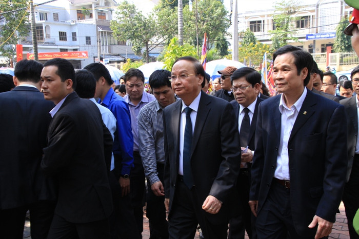 Trưởng Ban Tổ chức Trung ương Tô Huy Rứa cùng lãnh đạo TP Đà Nẵng vào viếng ông Nguyễn Bá Thanh. Trưởng Ban Tổ chức Trung ương Tô Huy Rứa cùng lãnh đạo TP Đà Nẵng vào viếng ông Nguyễn Bá Thanh.