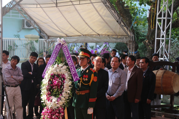 Được biết, lễ truy điệu ông Nguyễn Bá Thanh sẽ diễn ra vào lúc 9h30’ ngày 16/2 (28 tháng Chạp); lễ di quan bắt đầu lúc 11h15' ngày 18/2 (tức 30 tháng Chạp) và lễ an táng diễn ra lúc 12h45' cùng ngày. Được biết, lễ truy điệu ông Nguyễn Bá Thanh sẽ diễn ra vào lúc 9h30’ ngày 16/2 (28 tháng Chạp); lễ di quan bắt đầu lúc 11h15' ngày 18/2 (tức 30 tháng Chạp) và lễ an táng diễn ra lúc 12h45' cùng ngày.