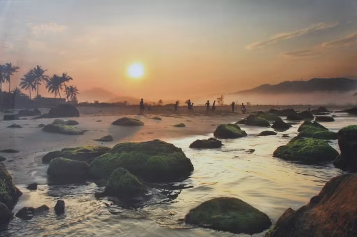 "Chiều trên biển Nam Ô" của tác giả Thái Quán Chúng