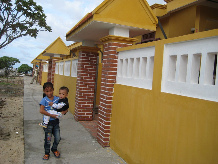 Nhiều nhà dân sinh sống và lập nghiệp trên đảo, trong đó có cả trẻ em. Đây là lời khẳng định chủ quyền biển đảo Trường Sa của Việt Nam thân yêu. Nhiều nhà dân sinh sống và lập nghiệp trên đảo, trong đó có cả trẻ em. Đây là lời khẳng định chủ quyền biển đảo Trường Sa của Việt Nam thân yêu.