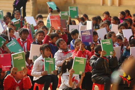 Việc dạy học cả ngày ở vùng đông dân tộc thiểu số có điều kiện khó khăn rất cần sự quan tâm của cộng đồng.