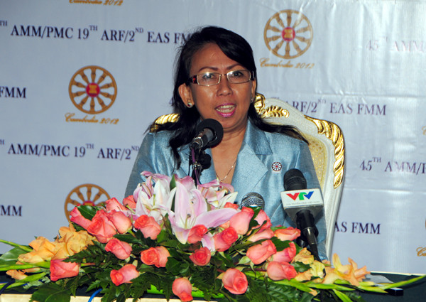 Quốc vụ khanh Campuchia Soeung Rathchavy. Quốc vụ khanh Campuchia Soeung Rathchavy.