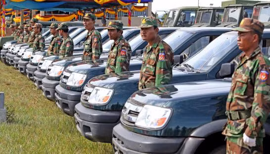 Xe tải quân sự Trung Quốc "tặng" Campuchia, ảnh: The Phnom Penh Post.