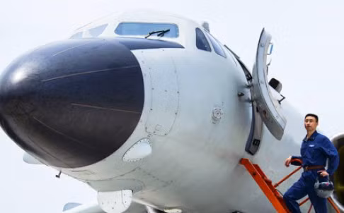 Máy bay ném bom H-6K của không quân Trung Quốc. Ảnh: SCMP.